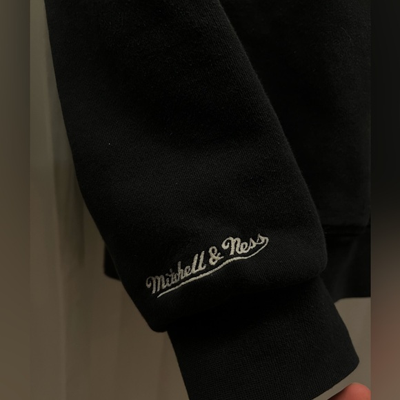 Toronto Hoodie - Picture 3 of 6